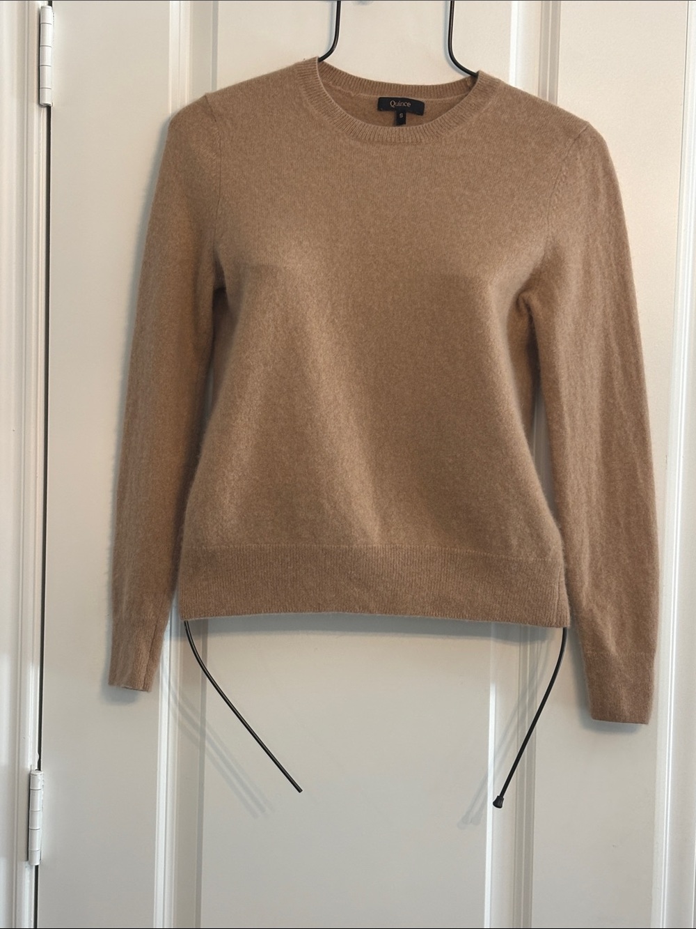 Quince Women’s Cashmere Crewneck Pullover Sweater in Camel Brown. Small